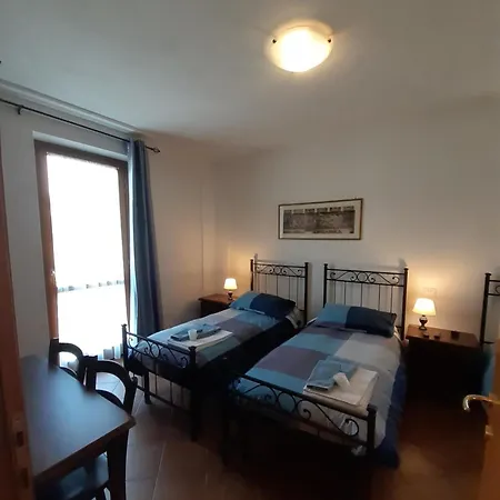 La Verbena Nocleg ze śniadaniem 2*